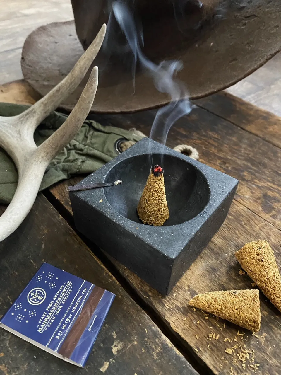 Palo Santo Holder | Manready Mercantile